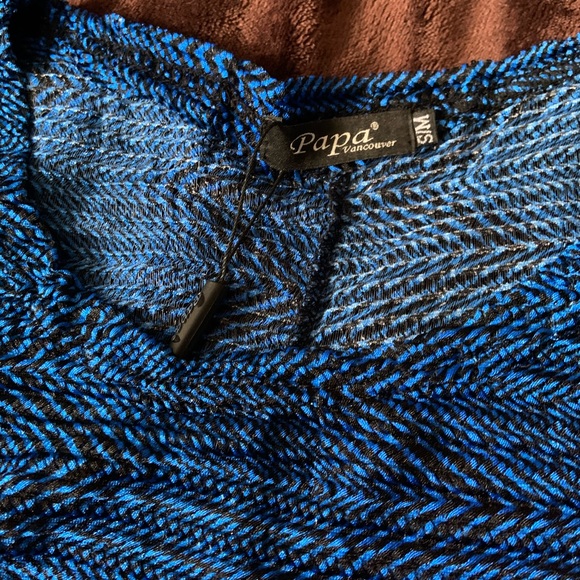 3/4 sleeve blue top - Picture 2 of 3